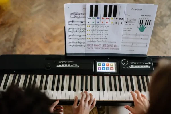 Zajęcia gry na fortepianie, keyboardzie i wokalne – zapisy trwają