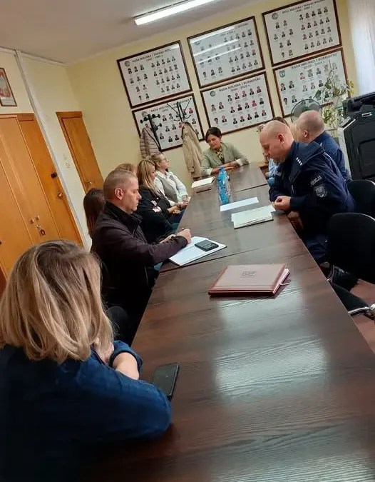Złocieniec zaostrza bezpieczeństwo w szkołach po niepokojących sygnałach z kraju