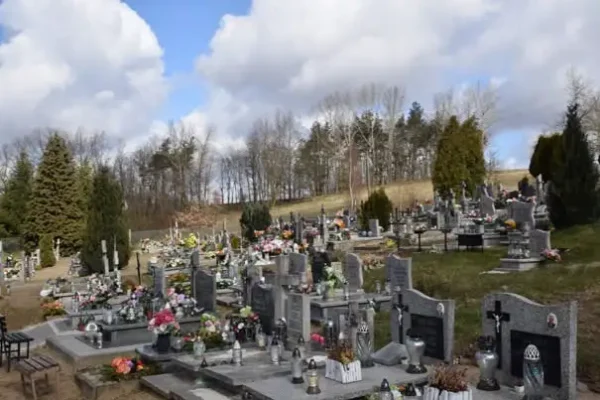 Nowe ogrodzenie cmentarza w Nowym Worowie. Inwestycja podzielona na dwa etapy