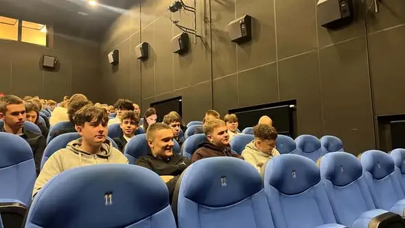 Uczniowie Technikum w Drawsku Pomorskim debatowali o sztucznej inteligencji