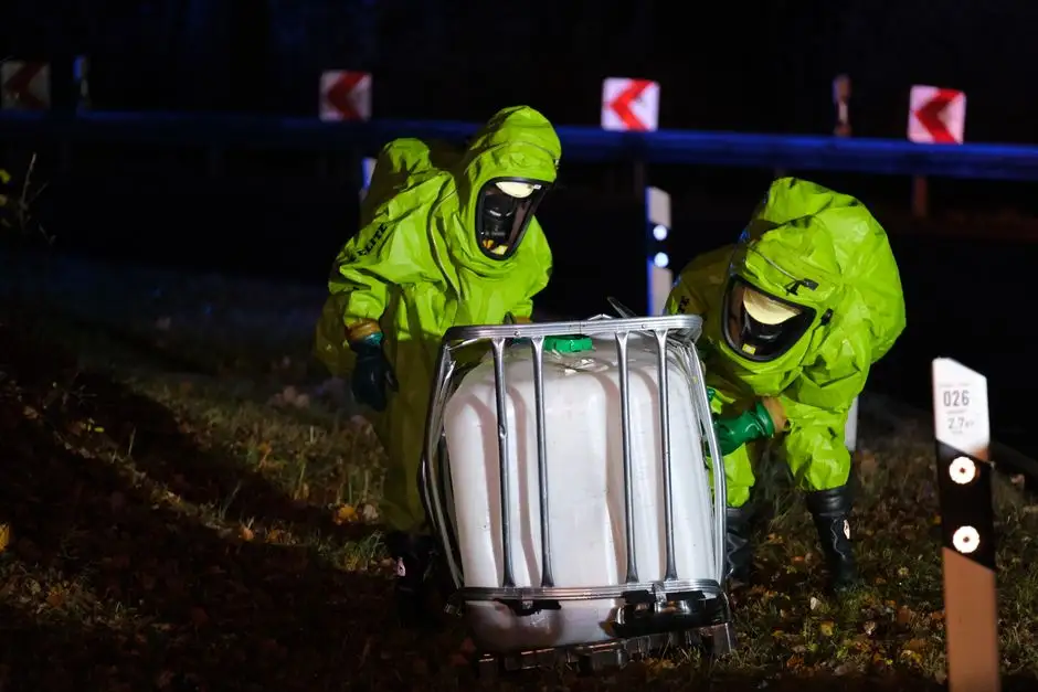 Plama ropopochodna na 6 km jezdni w Złocieńcu – akcja strażaków