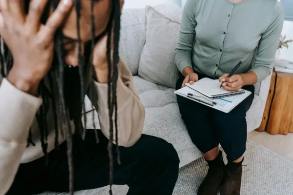 Wsparcie psychologiczne i prawne dla mieszkańców powiatu drawskiego – gdzie szukać pomocy?
